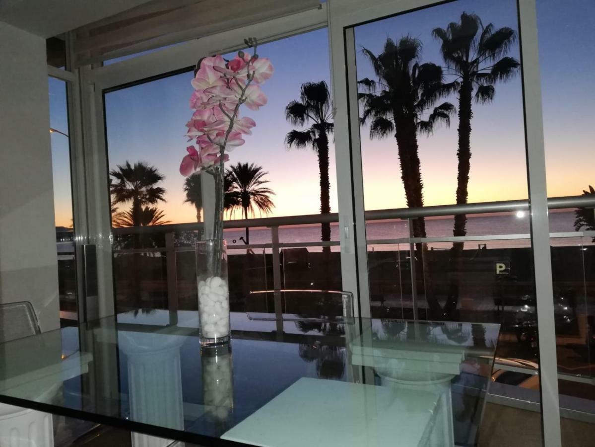 Apartamento Lujo Frente Al Mar Centro De Malaga Exterior photo